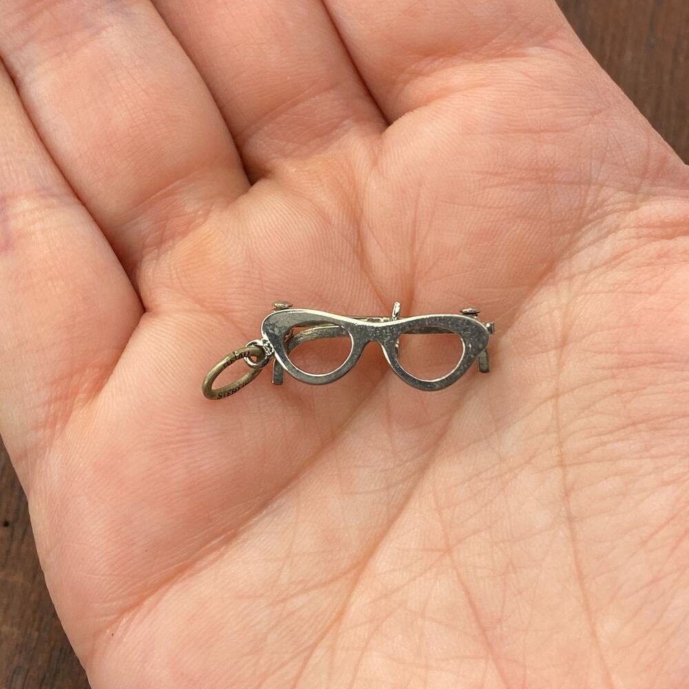 Vintage Beau 925 Sterling Silver Cat Eye Glasses Arms Move Pendant Charm